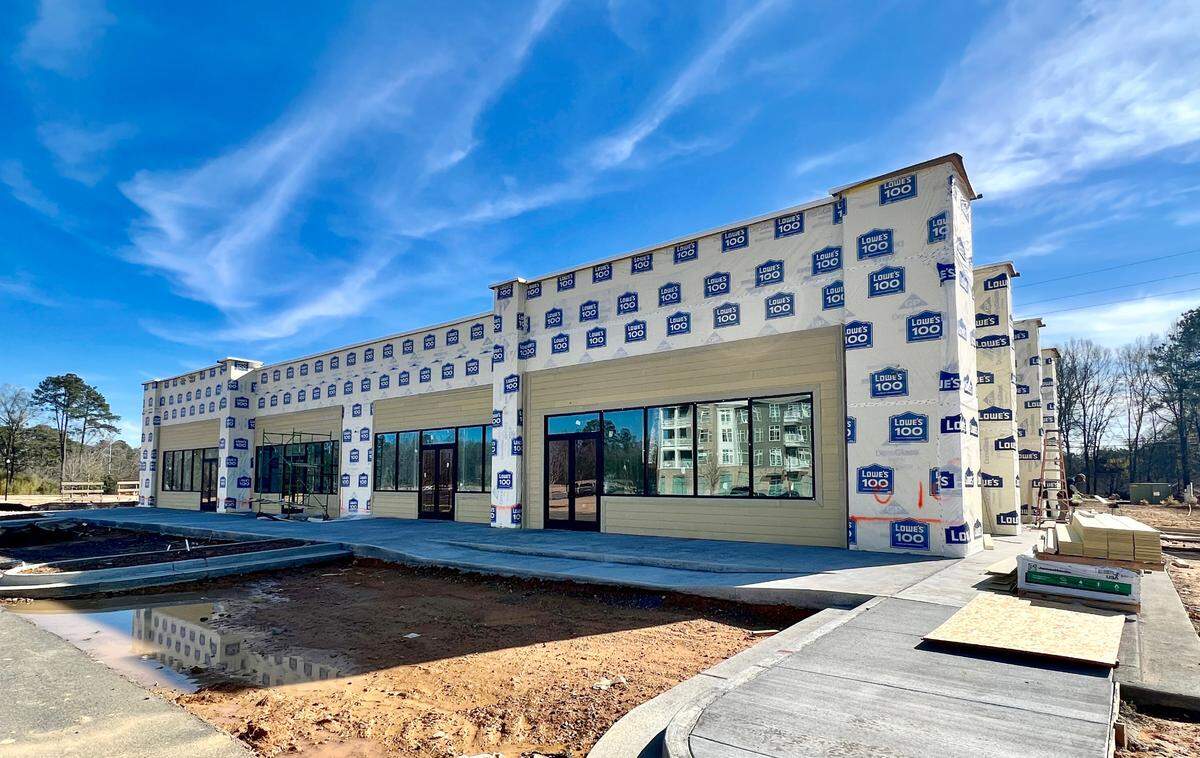 A Rock N Roll Sushi is coming to 5801 Zebulon Road in Macon along with a Tropical Smoothie Cafe.