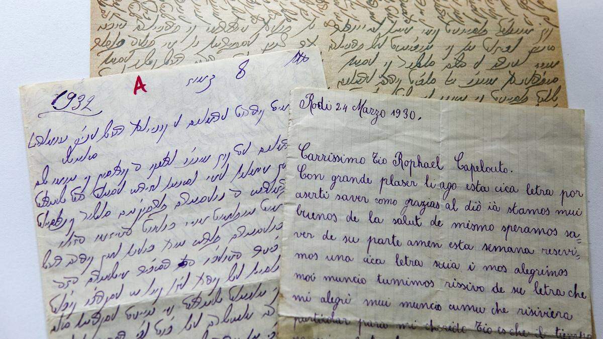 At left is a letter written in Ladino with Hebrew script; at right is a 9-year-old girl’s Ladino letter written in the Latin alphabet. Both are from the 1930s.