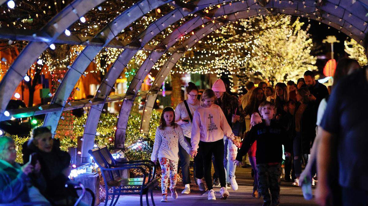 The Macon Christmas Light Extravaganza attracts 850,000 visitors annually.