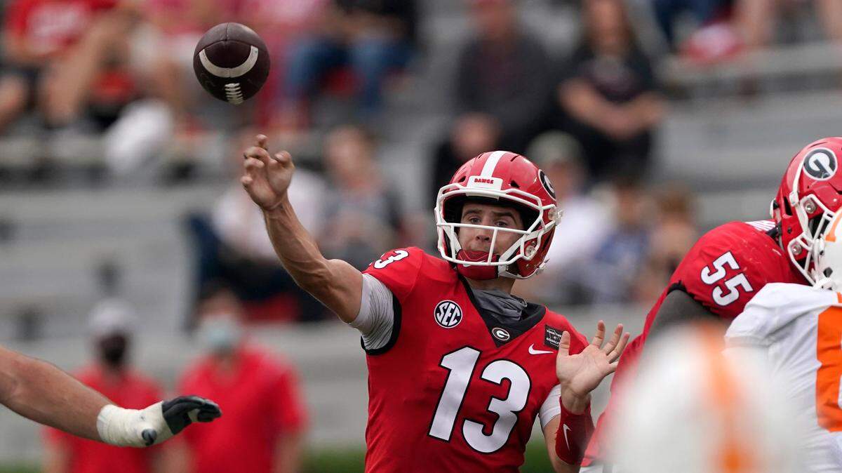 Georgia quarterback Stetson Bennett (13)