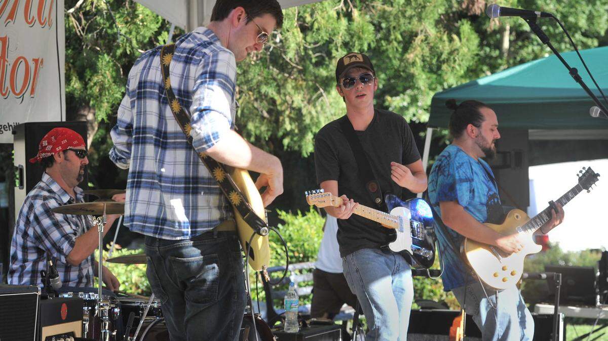 BEAU CABELL/ THE TELEGRAPHMiddle Georgia native Travis Denning and his band will headline this weekend's Cherry Blossom Music Festival.