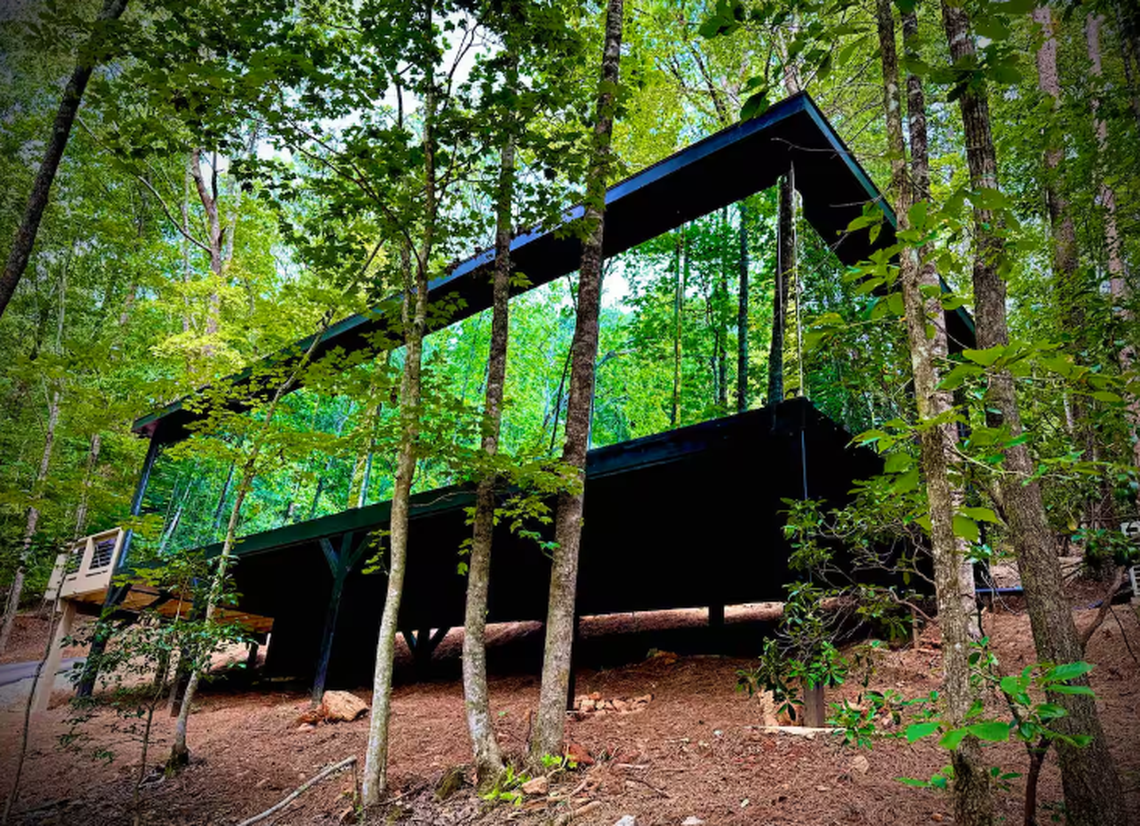 Glass cabin in Dahlonega, GA