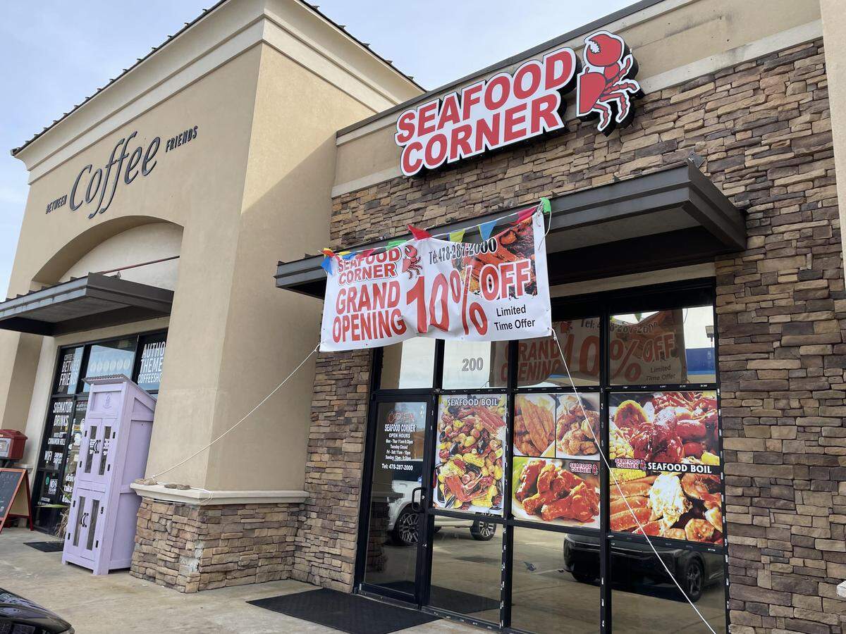 The Seafood Corner, a new restaurant in Warner Robins, is tucked away in small shopping center next to the popular Between Friends Coffee off Ga. 96.
