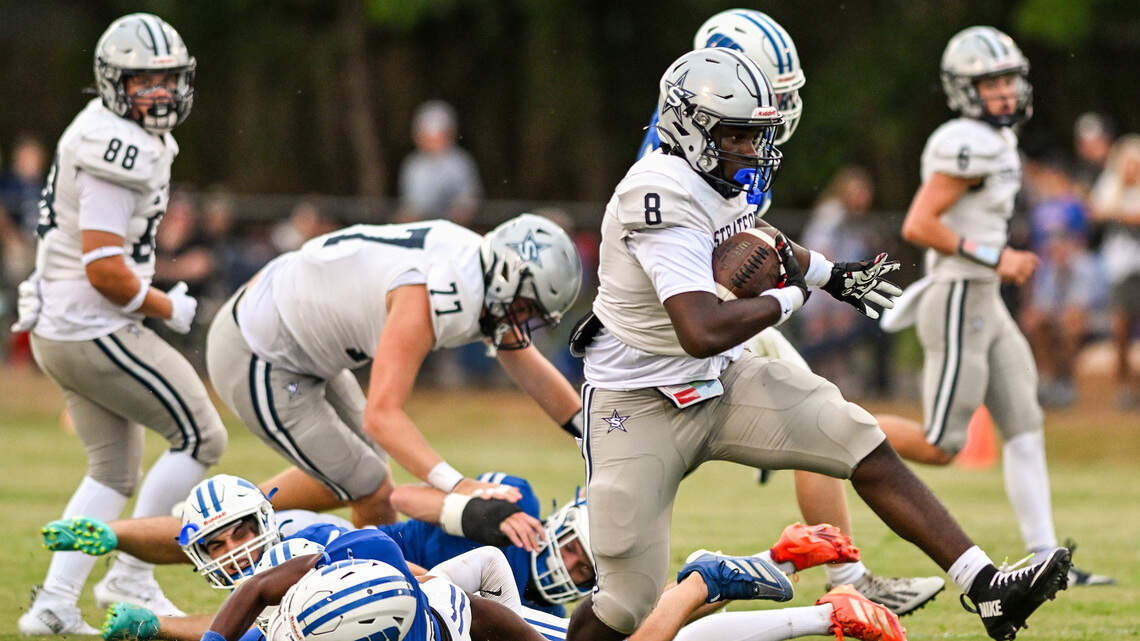 Stratford soars to 35-7 victory over Windsor to open season