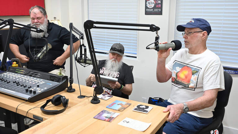 For long-tenured hosts of Allman Brothers radio hour, the music never fades