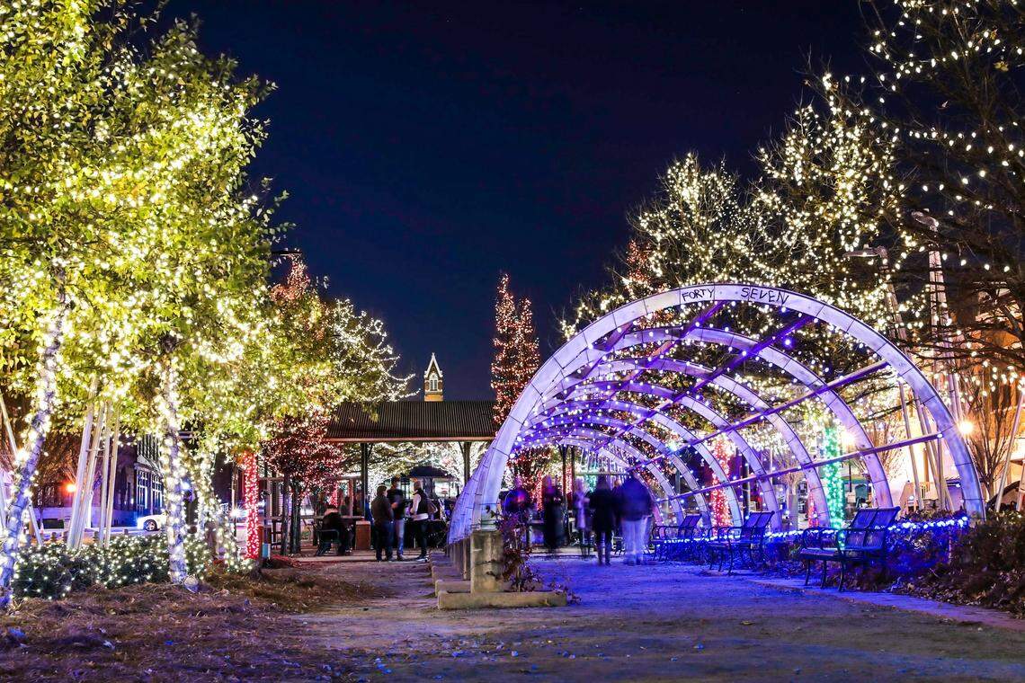 Holiday Light Show Extravaganza with Macon Pops.