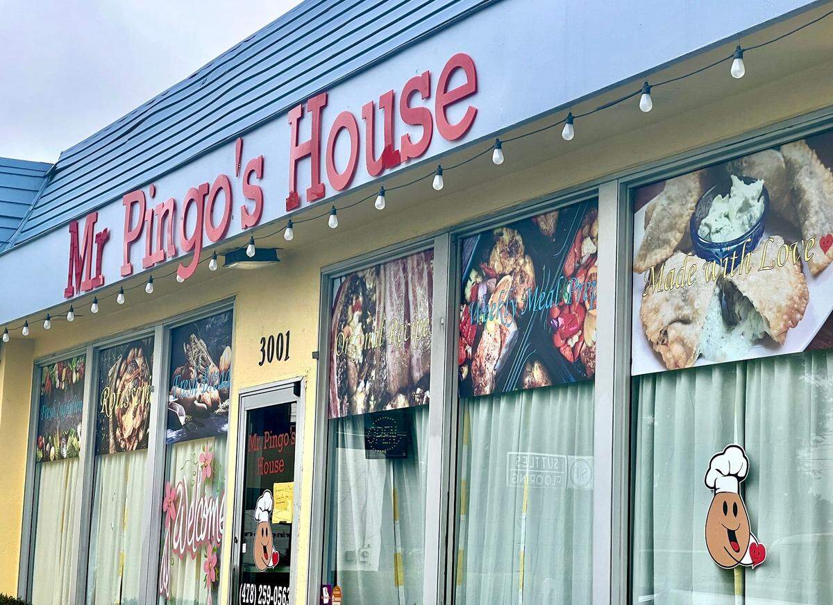Mr. Pingo’s House at 3001 Vineville Ave. closes.