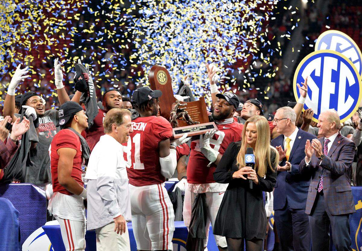 Alabama celebrates their 41-24 in over Georgia Saturday in the SEC Championship game in Atlanta.