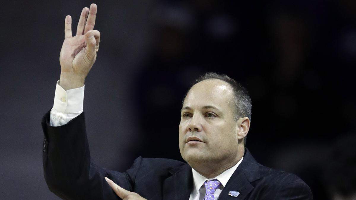 Georgia head coach Mark Fox calls a play during his team's loss to Kansas State.