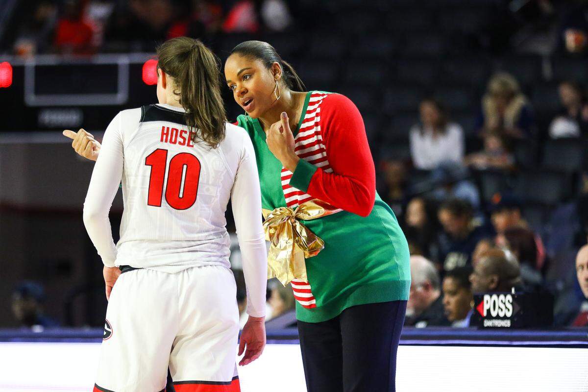 Georgia head coach Joni Taylor talks to Georgia guard Caitlin Hose (10) during a women’s basketball game between the University of Georgia and Georgia State University in Stegeman Coliseum in Athens, Ga., on Friday, Dec. 21, 2018. (Photo by Kristin M. Bradshaw)