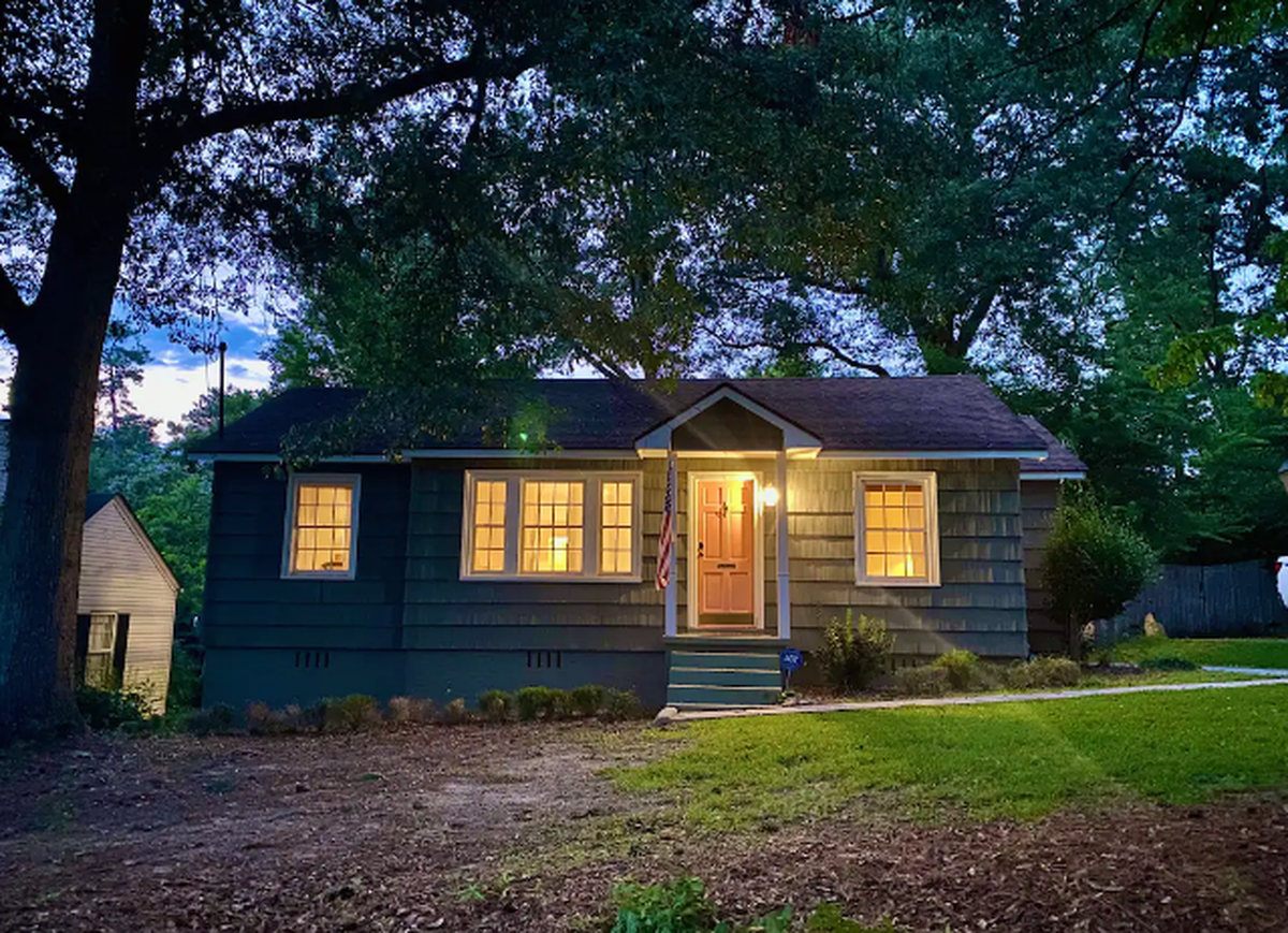 Outside view of Dogwood cottage