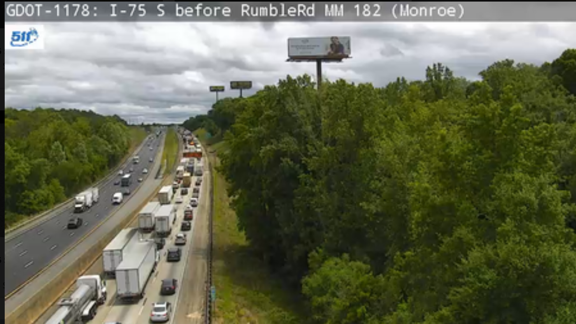 12 hospitalized after multi-car crash on I-75 in Monroe County