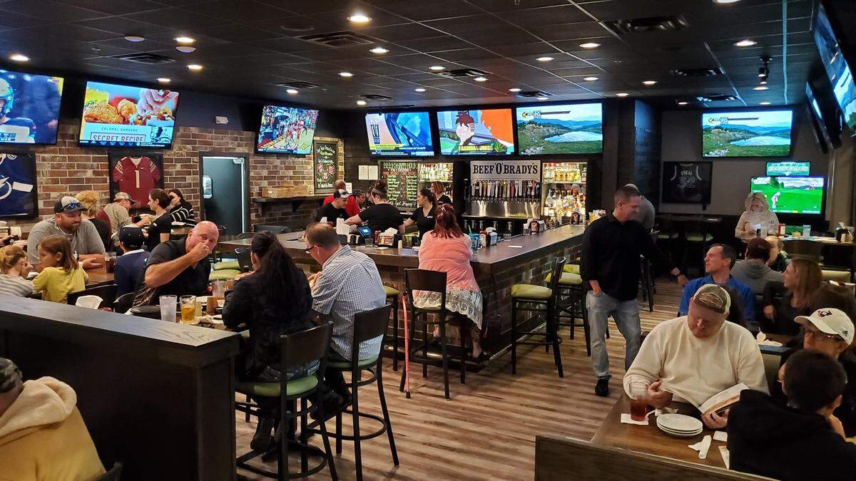 The bar area of the Bloomingdale Beef ‘O’ Brady’s in Brandon, Florida.