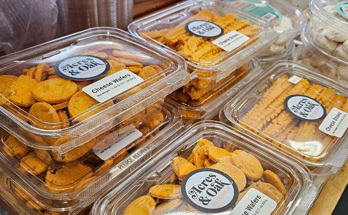 A Macon business is doing its part to become a no-waste food company. Acres & Oak Kitchen, opened in 1993, started with a simple goal - to get families back around the dinner table.