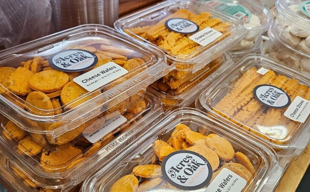 A Macon business is doing its part to become a no-waste food company. Acres & Oak Kitchen, opened in 1993, started with a simple goal - to get families back around the dinner table.