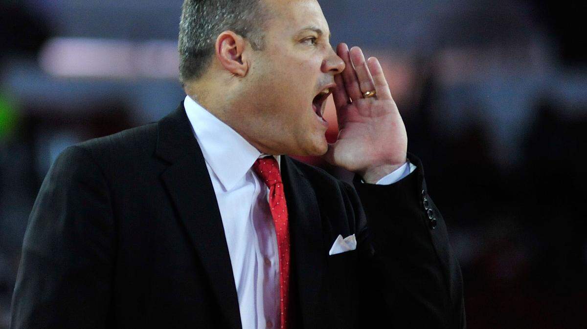 Georgia head coach Mark Fox yells to a player on the court during an NCAA college basketball game against Texas A&M Saturday, Jan. 16, 2016, in Athens, Ga. (AP Photo/Richard Hamm)