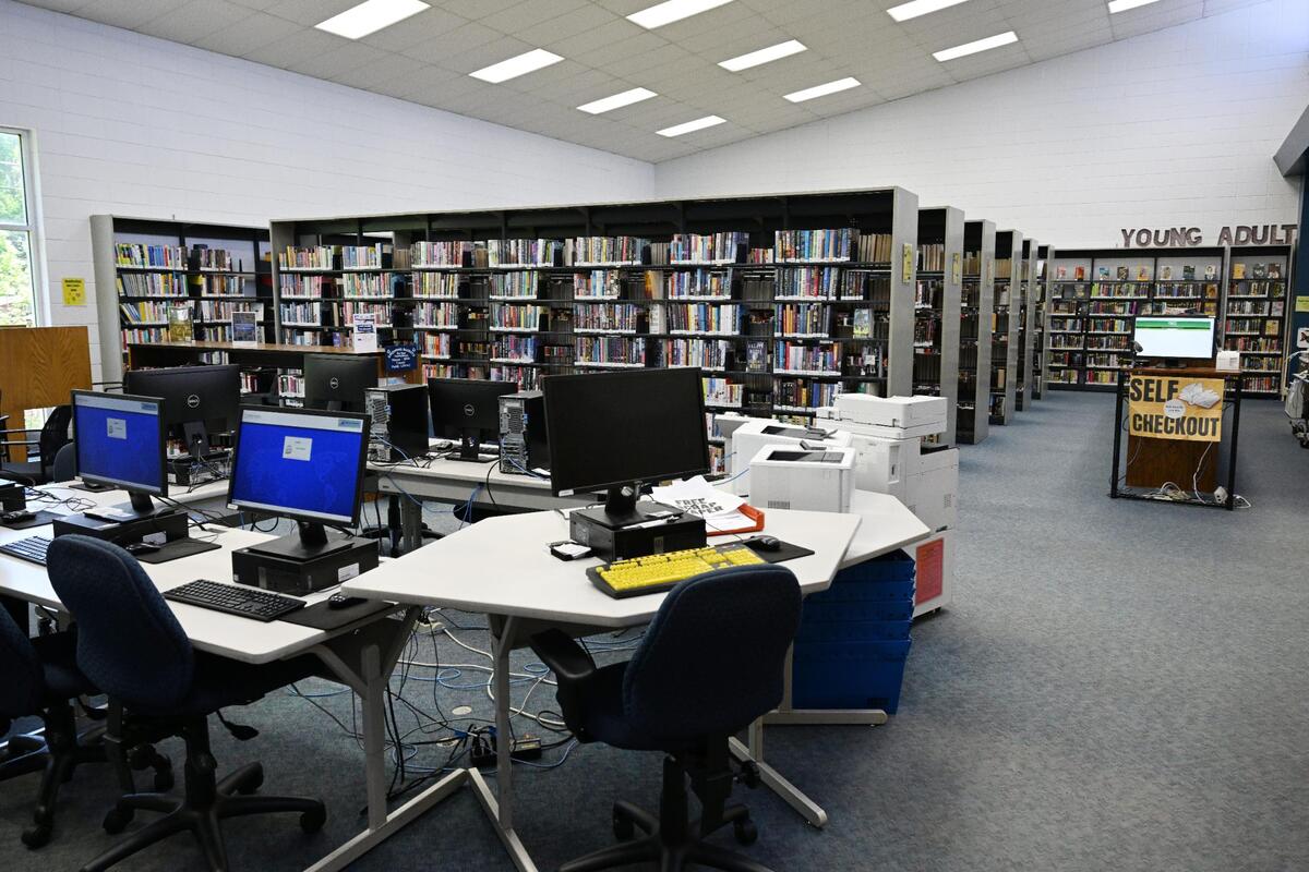 Desktop computers sit inside of the Shurling Branch Library on Friday, April 18, 2025, in Macon, Georgia. The Shurling Branch sees a high demand for computer access and the library’s requested funding would go towards growing their supply of tech.