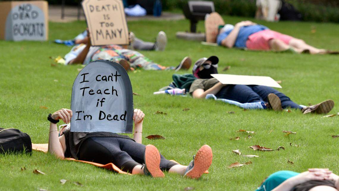 Students protest with ‘die-in’ as Georgia College reports more than 530 COVID cases