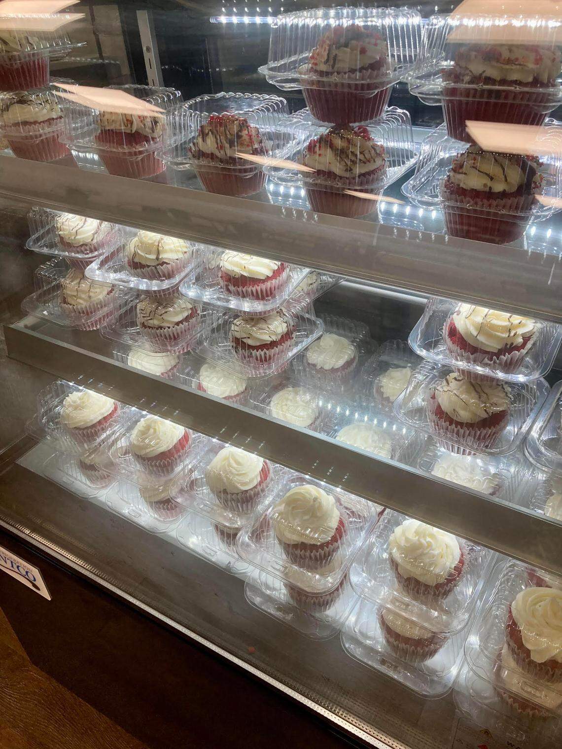 Commenters on Facebook are already raving about the red velvet cupcakes at Krave Eatery & Dessert Shop at 524 North Houston Lake Blvd. in Centerville near the city’s new fire station.