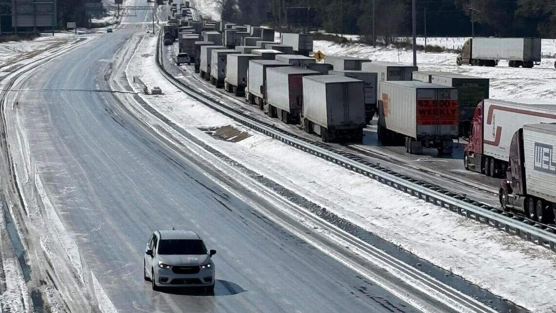 ‘Stay off I-75.’ Winter storm causes treacherous roads, closures in Warner Robins, Perry