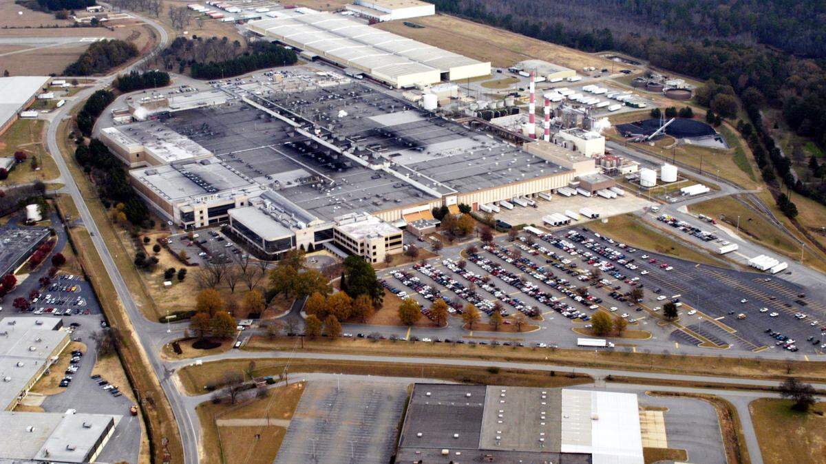 The Brown and Williamson plant in this Telegraph file photo. A South Korean automotive supply company is redeveloping the plant.