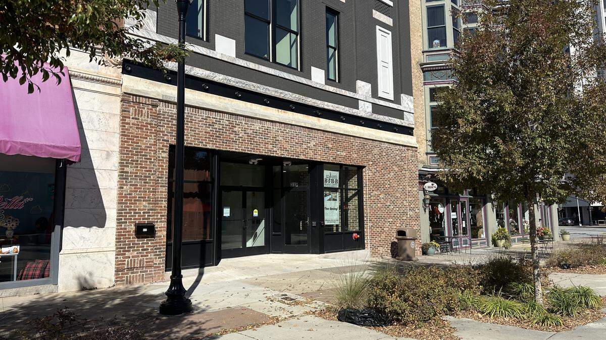 J. Reid’s Tavern is under construction as it prepares to open for business. Owner Chelsea Hughes used to run Kinjo Kitchen + Cocktails, but said it was time for a change. (Photo/Lucinda Warnke)