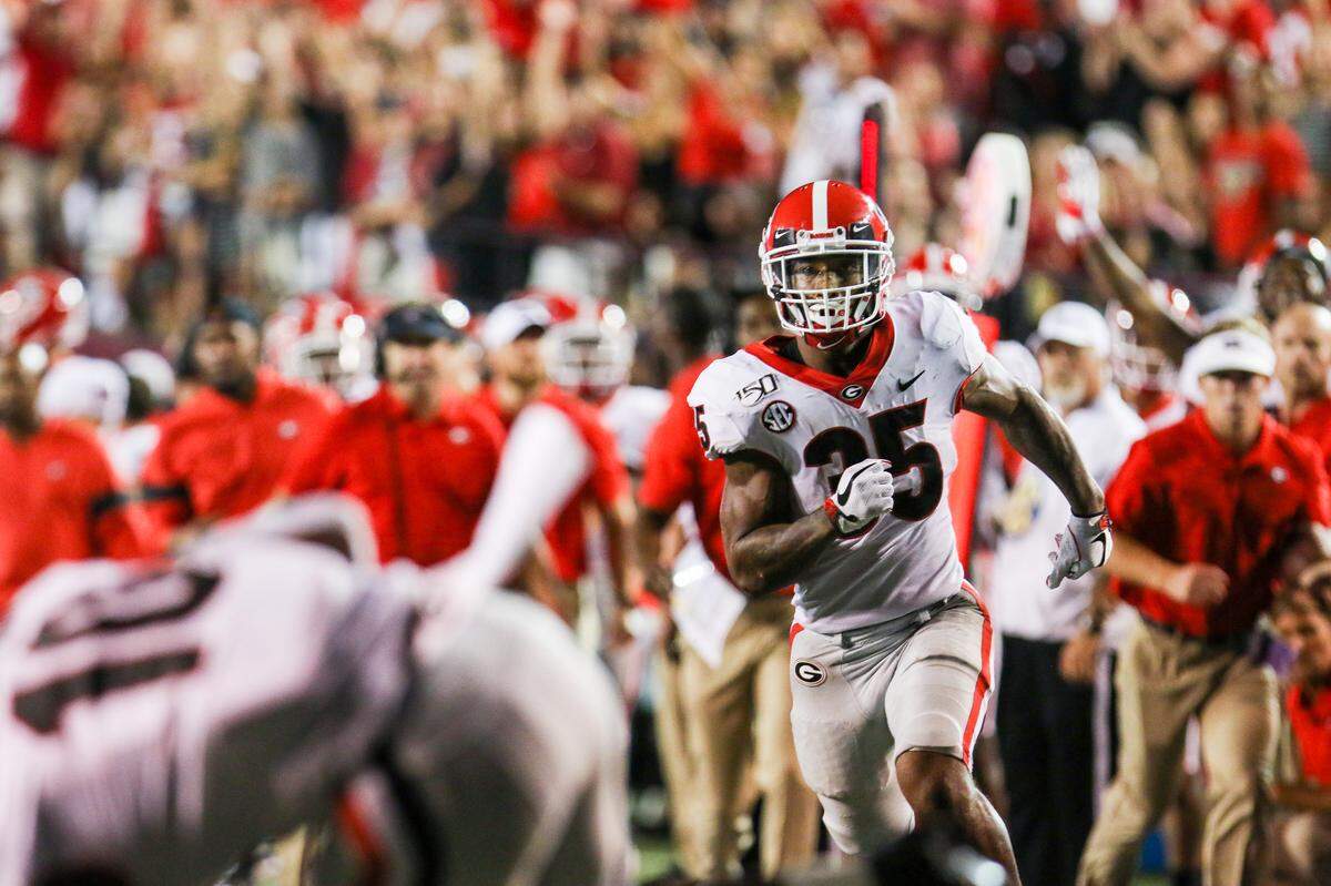 Georgia tailback Brian Herrien (35) during the Bulldogs’ game against the Vanderbilt Commodores at Vanderbilt Stadium in Nashville, Tenn., on Saturday, Aug. 31, 2019.