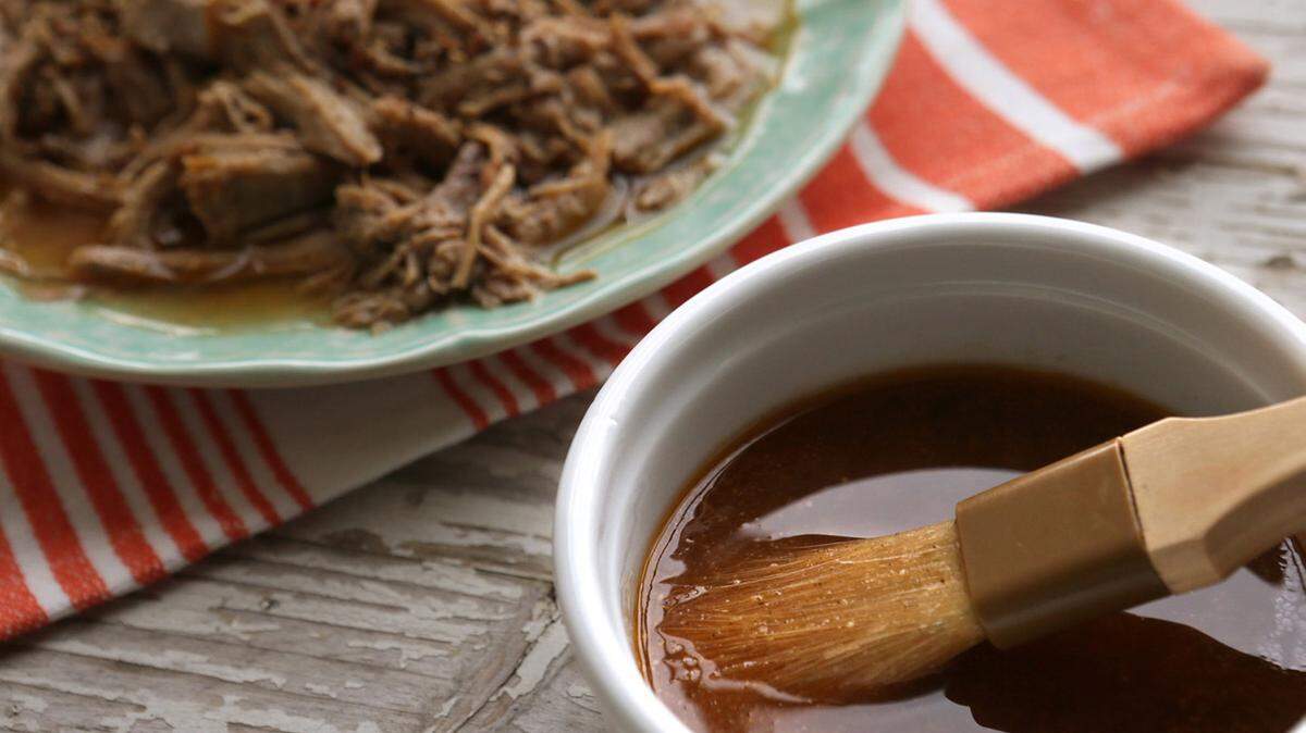 Frank’s Famous Barbecue Sauce is a vinegar-based, North Carolina style sauce.