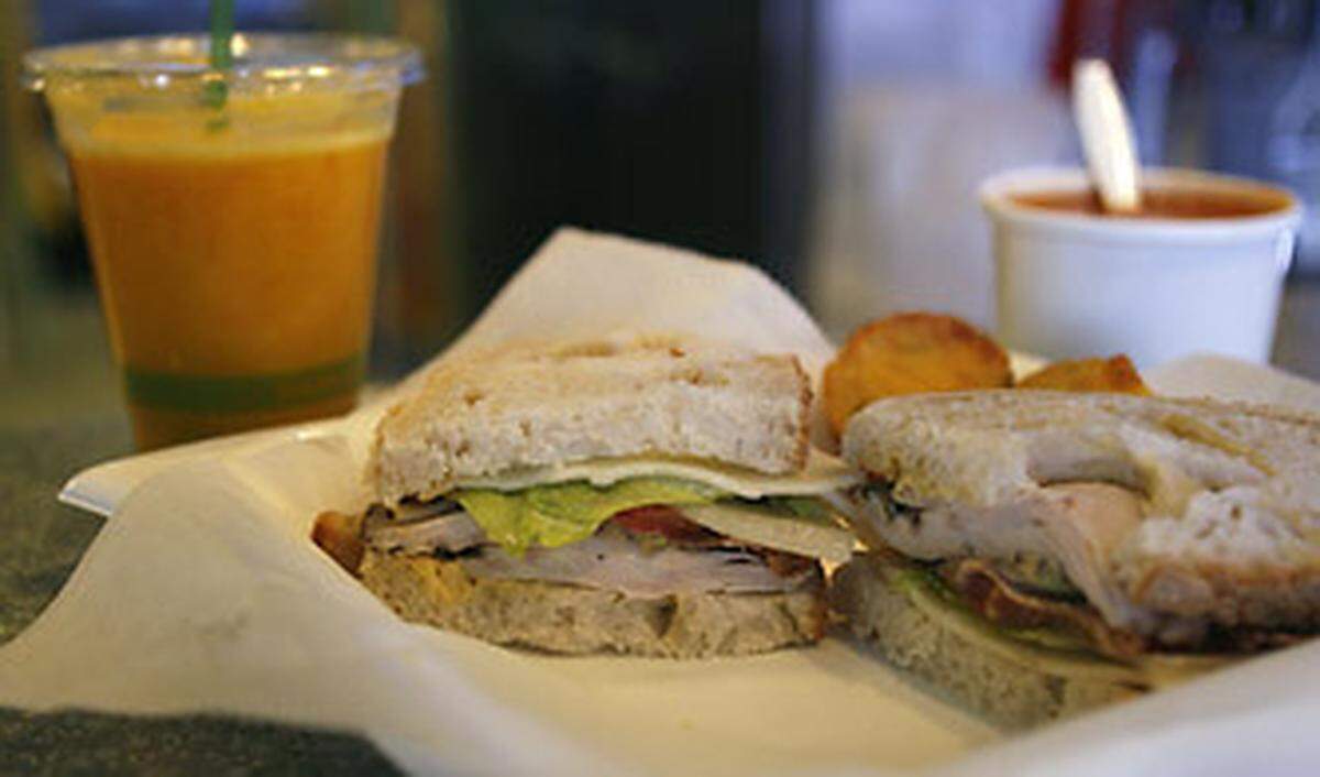 Stop by Macon’s Fountain of Juice for favorites like the California Club sandwich with roasted red pepper and tomato soup, and wash it all down with a glass of fresh-squeezed orange juice.