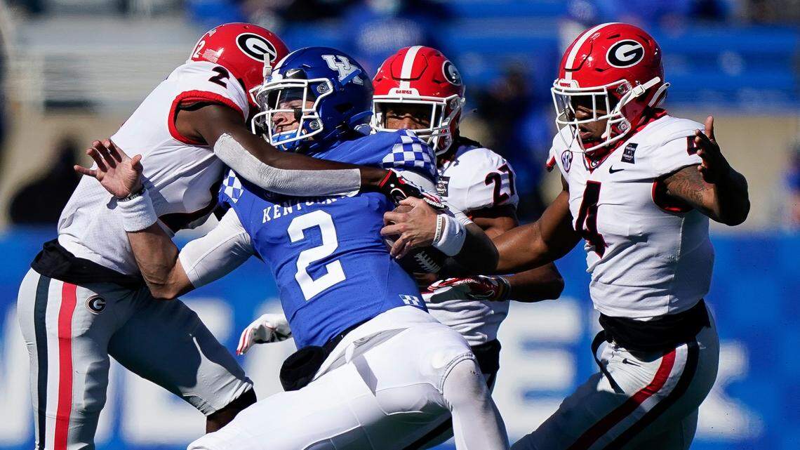 Georgia Bulldogs ride punishing ground game for SEC road win at Kentucky