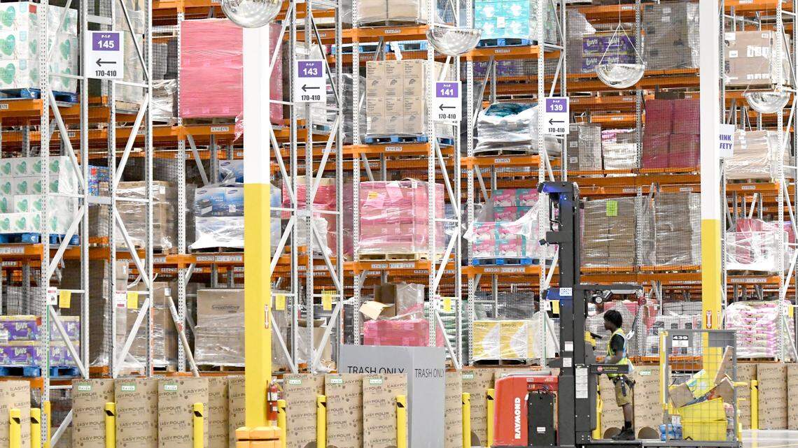 Unemployed restaurant, retail workers can apply for 1,000 jobs in Macon. Here’s how: