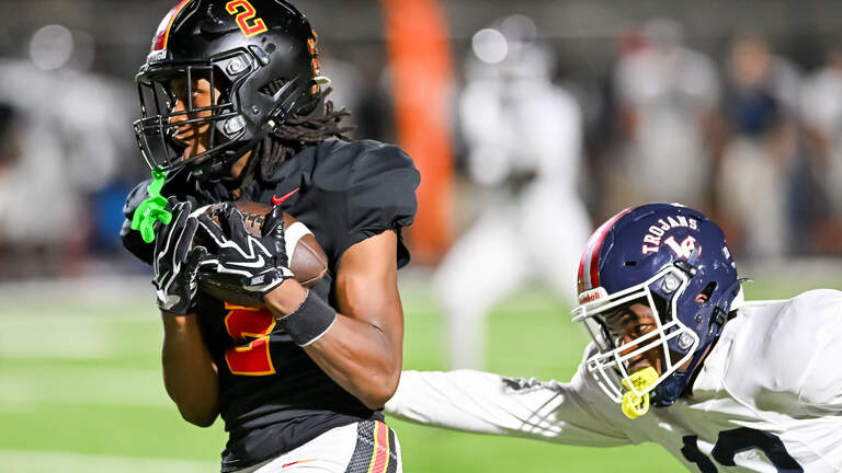 Familiar passing connection lifts Northeast to key 31-8 win over Lamar County