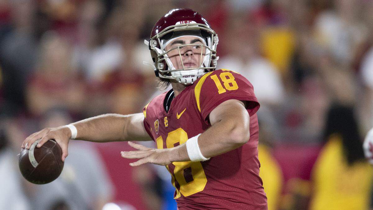 Former Southern California starting quarterback JT Daniels is vying to become Georgia’s QB starter in 2020.