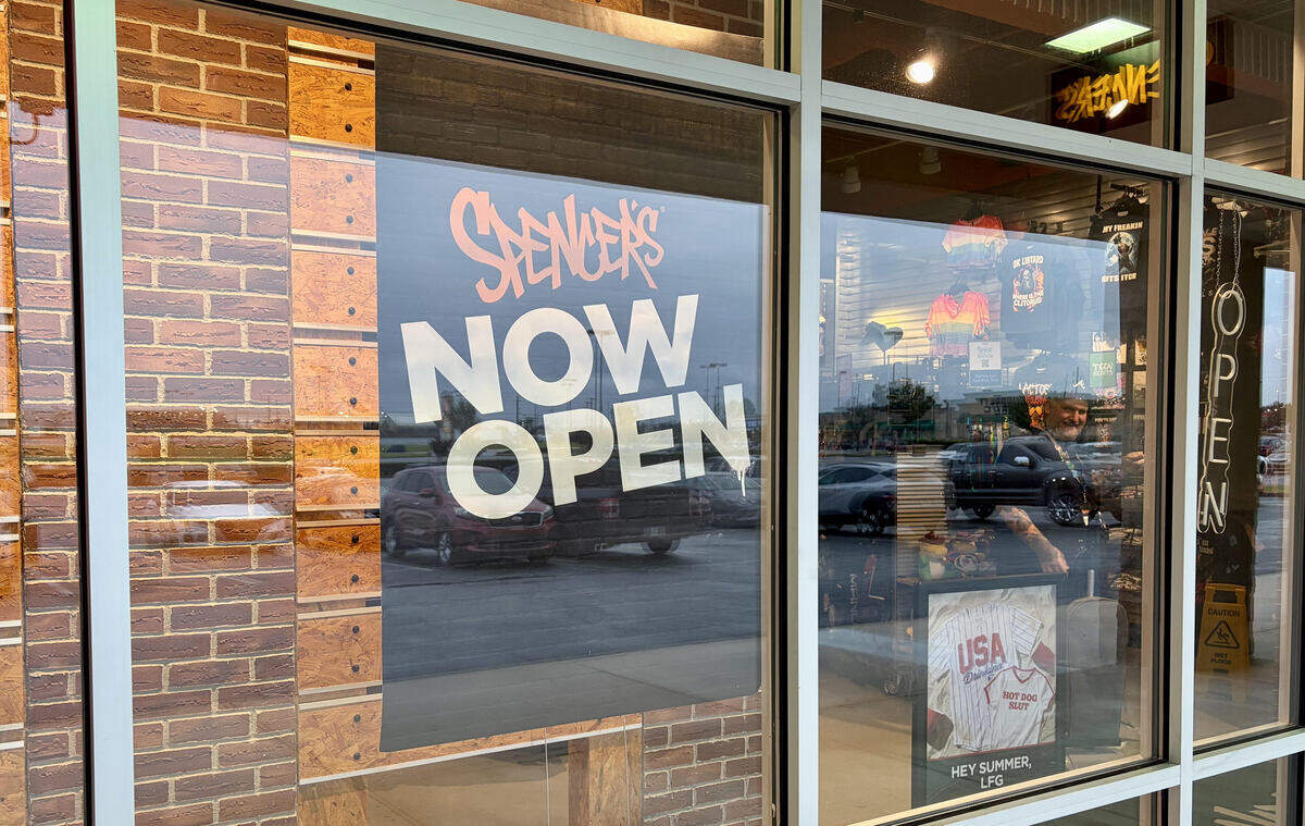 Enclosed mall mainstay Spencer’s opens a retail outlet location at 2620 Watson Blvd., Suite 10, in the City Crossing shopping center in Warner Robins next to another traditional mall favorite Bath & Body Works. Both opened in late May.