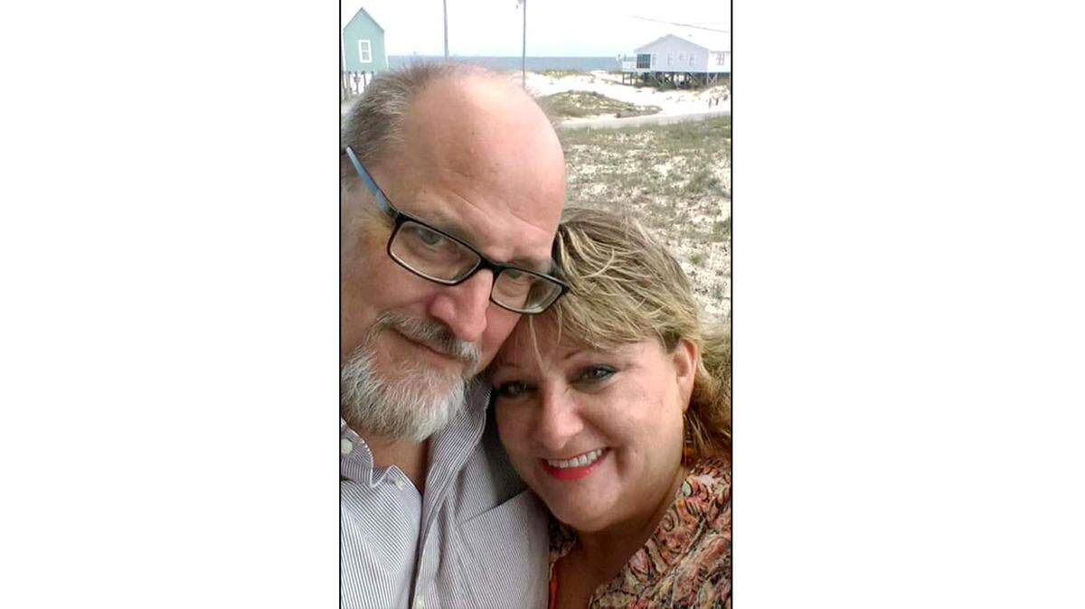 lan and Michelle Hornaday on honeymoon at Fort Morgan Beach in Alabama. The Hornaday’s began dating in the winter of 2018 and were married six months later. Both were hospitalized with COVID-19. Over the past week, the couple spent more time apart than in their entire 31 months of marriage