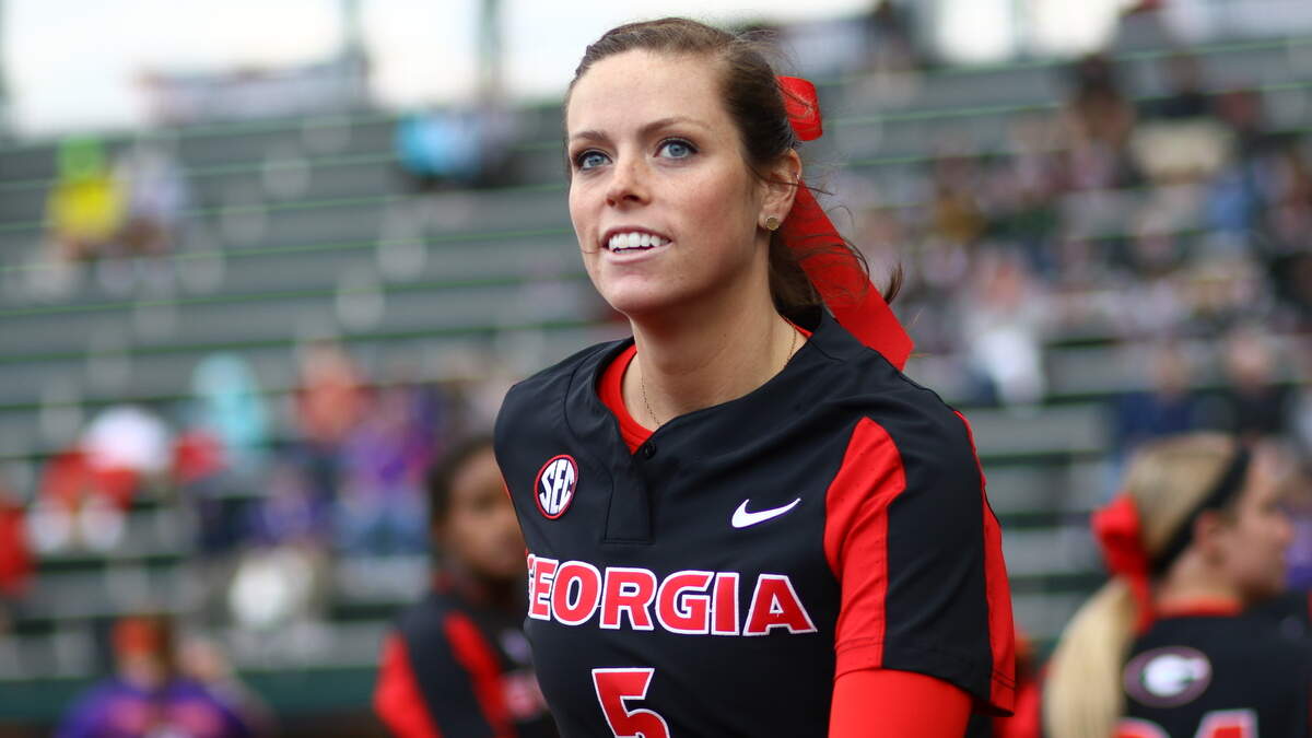 Georgia pitcher Mary Wilson Avant (5) during the Bulldogs' game against Evansville.