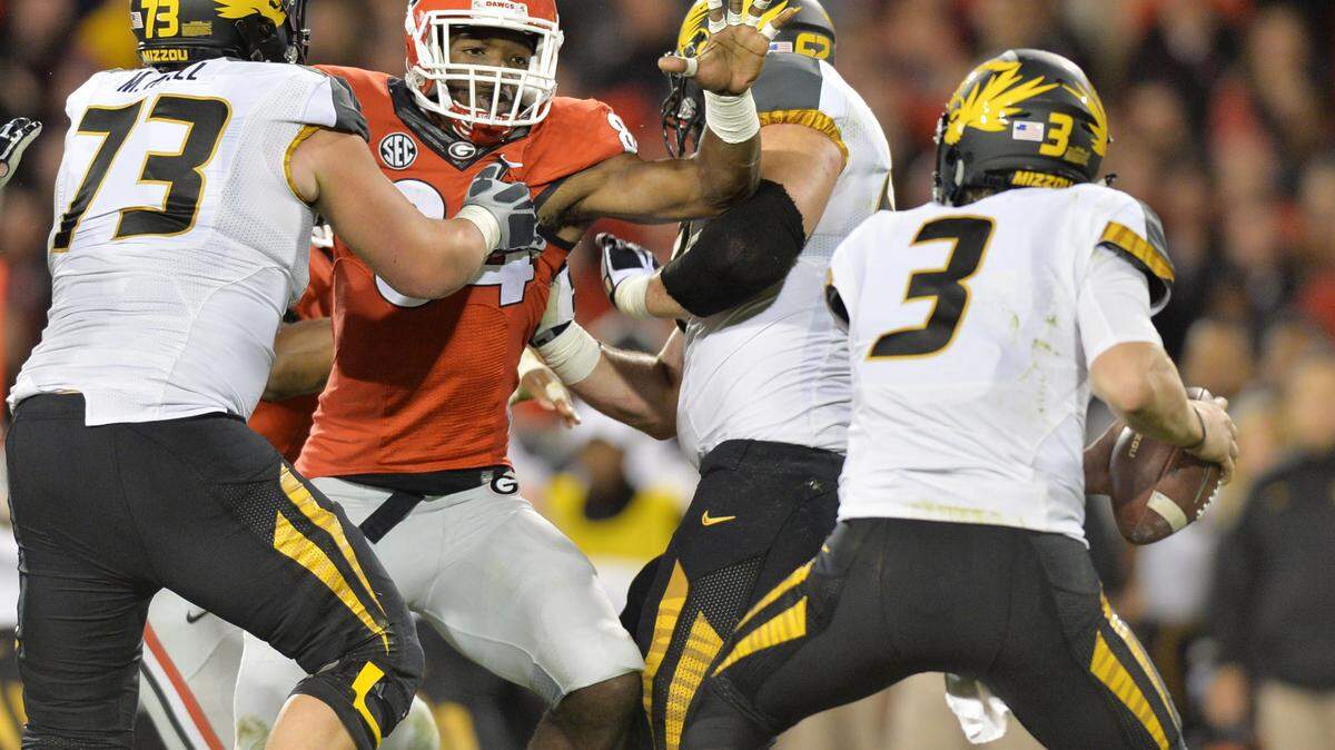 Leonard Floyd, center, and the Georgia Bulldogs are looking for the program's fourth win in its past five meetings with Florida this week.