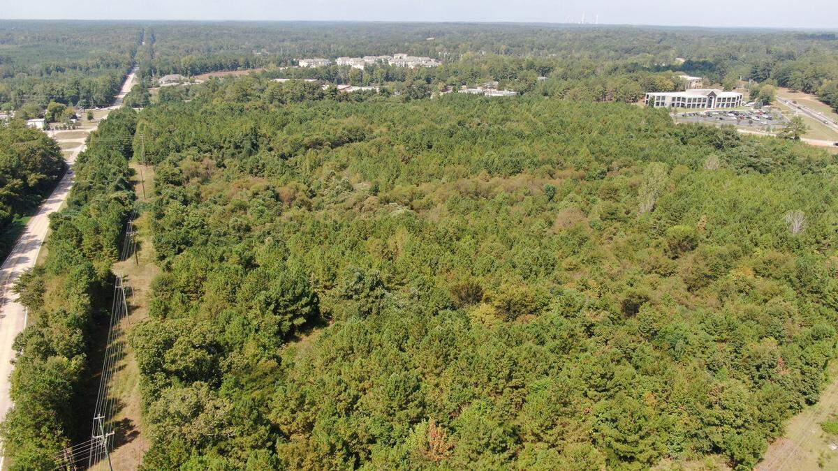 A new shopping center has been proposed for north Macon with more than 400,000 square feet of commercial space. The development will be in the northwest quadrant of Riverside Drive and New Forsyth Road, bound by Bass Road, according to the application.