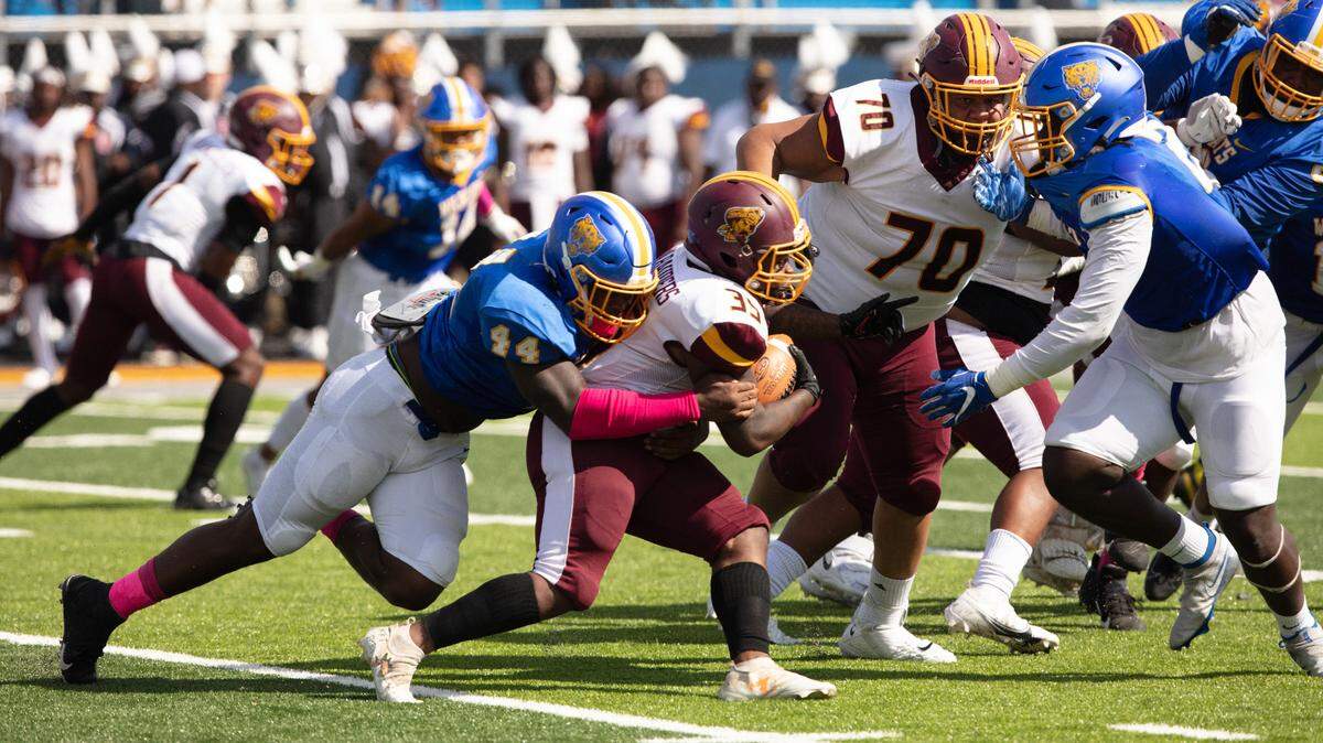 Macon native and Southwest High School graduate Zaquan Baldwin makes a tackle during Fort Valley State University’s 35-14 victory over Central State.