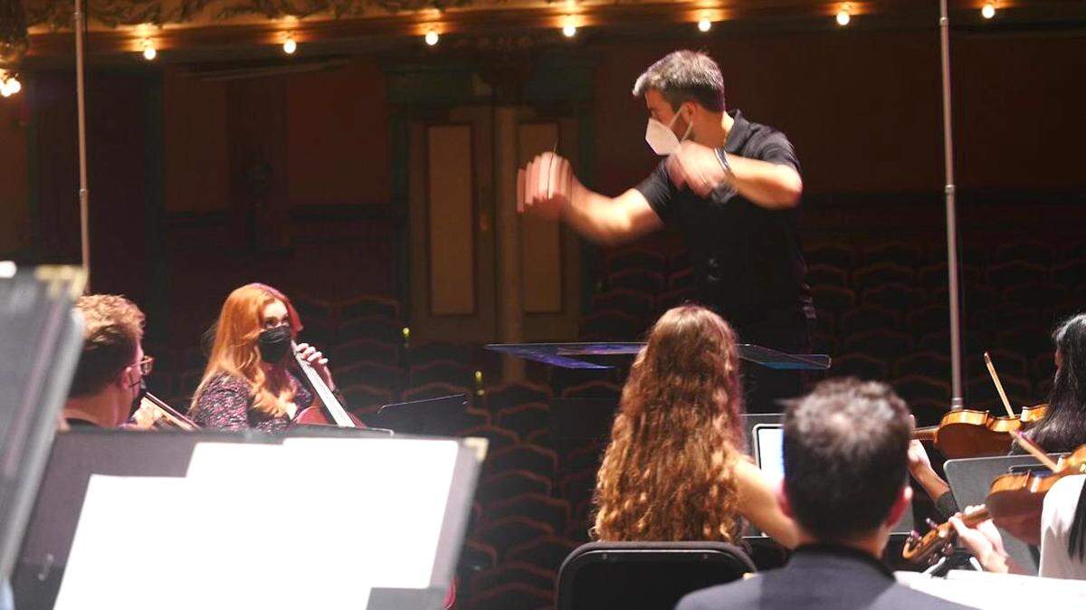 McDuffie Center for Strings cellist Sara Scanlon gets a moment of direction from Macon-Mercer Symphony conductor Ward Stare during one of the orchestra’s early rehearsals. The final concert of the first season is Monday.