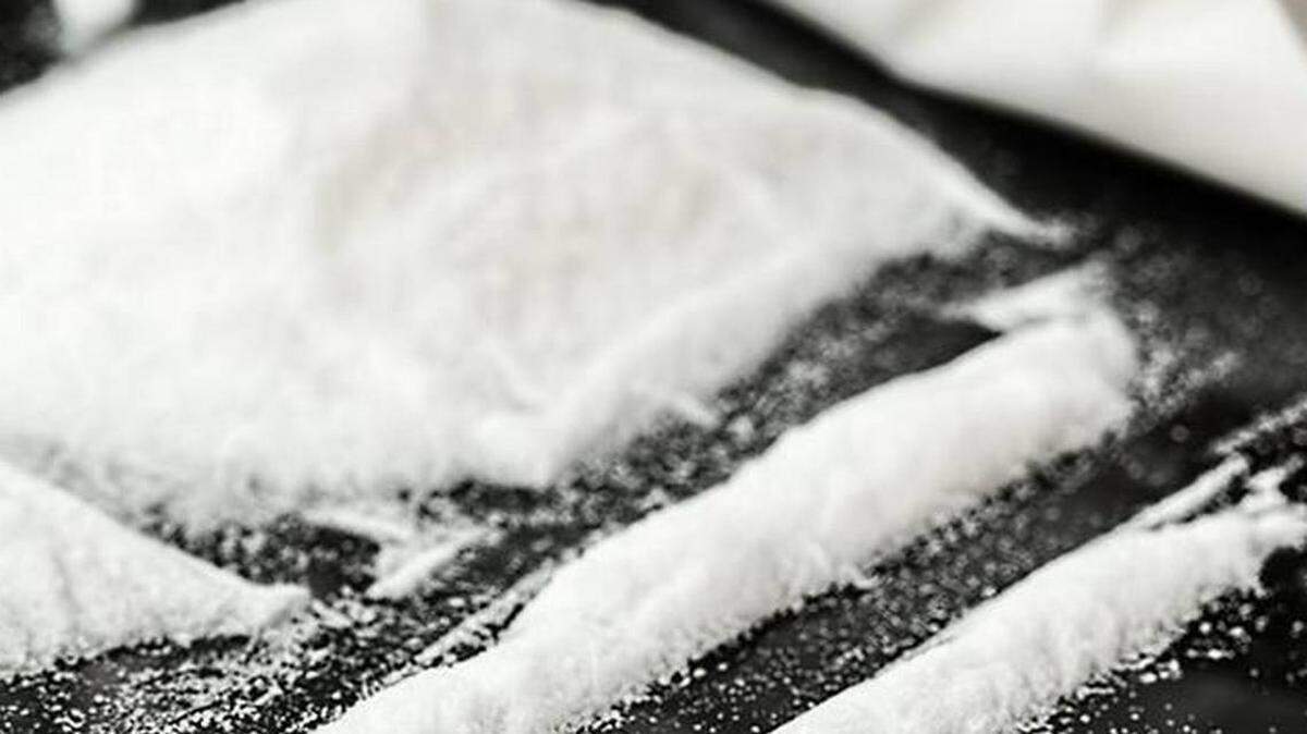 Dos policías de las Islas Vírgenes de EEUU fueron acusados de delitos de tráfico de drogas en Miami.