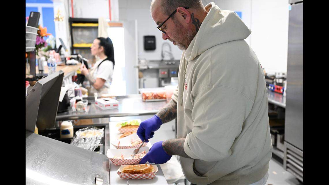 What’s the buzz about new spot in Warner Robins? Authentic Maine lobster rolls