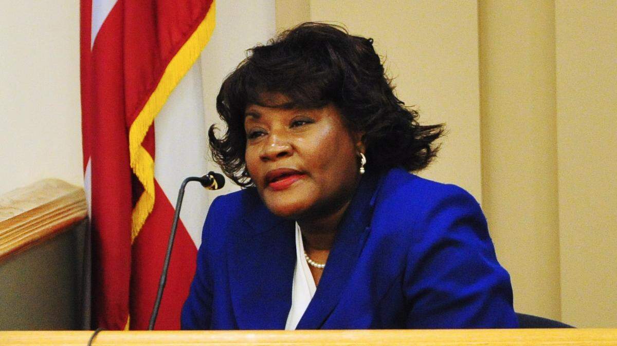 Gordon Mayor Mary Ann Whipple-Lue