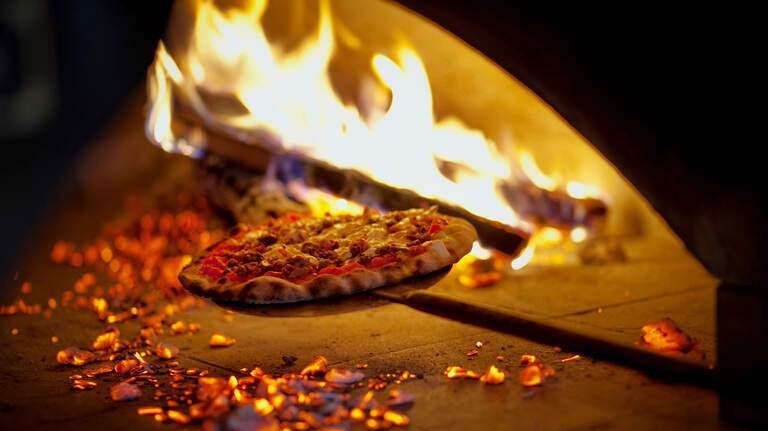 Wood-fired pizza & self-pour taproom brand new to Georgia coming to Warner Robins, Macon