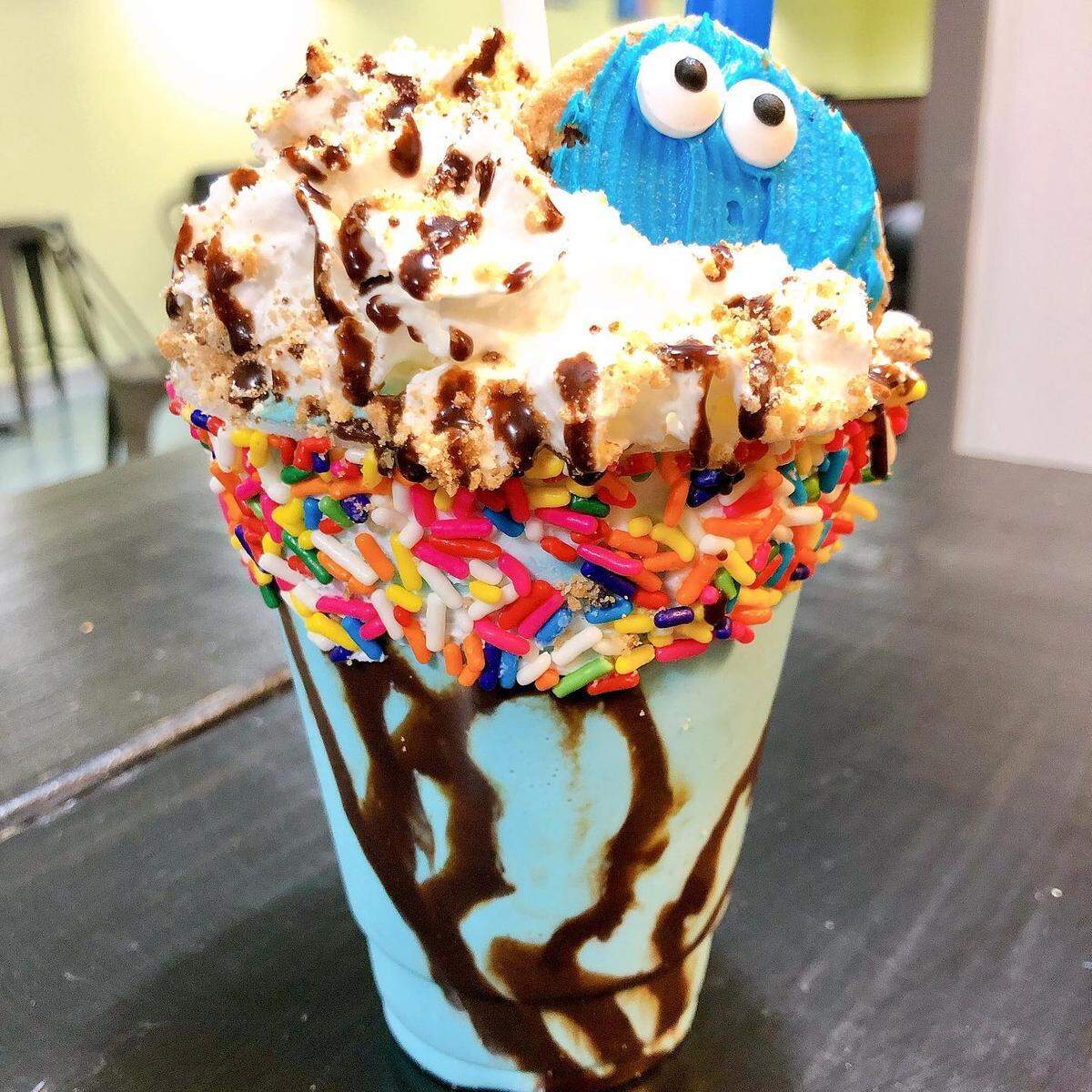 Cake ‘n Shake’s Cookie Monster “extreme milkshake”