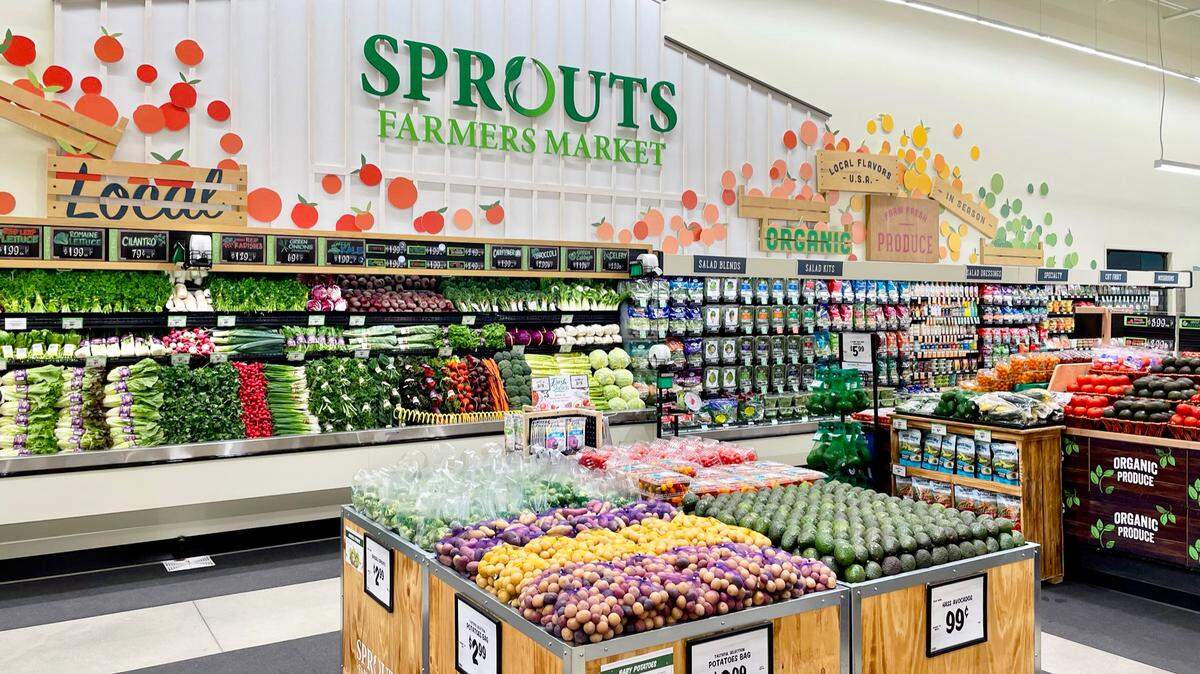 A Sprouts Farmers Market is coming to the northwest corner of South Houston Lake Road and Russell Parkway. The national grocery store chain is known for fresh, natural and organic foods.