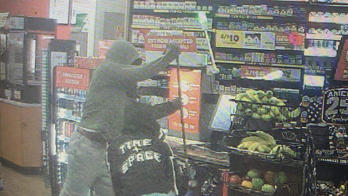 Bibb County deputies looking for two men who robbed Circle K gas station
