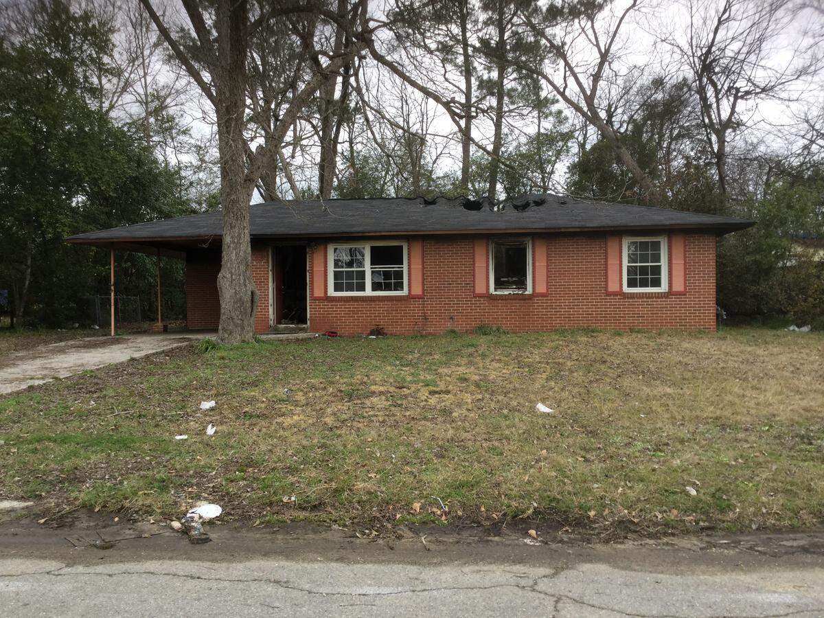 Macon-Bibb County firefighters are investigating a suspicious fire that was reported at about 9 p.m. Thursday at 2441 Thrasher Avenue off Rocky Creek Road.