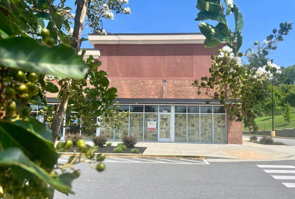 Guitarras Mexican Grill Express, a spin-off of a popular Mexican restaurant in north Macon, is coming to the Publix at Lake Tobesofkee shopping center in west Bibb.