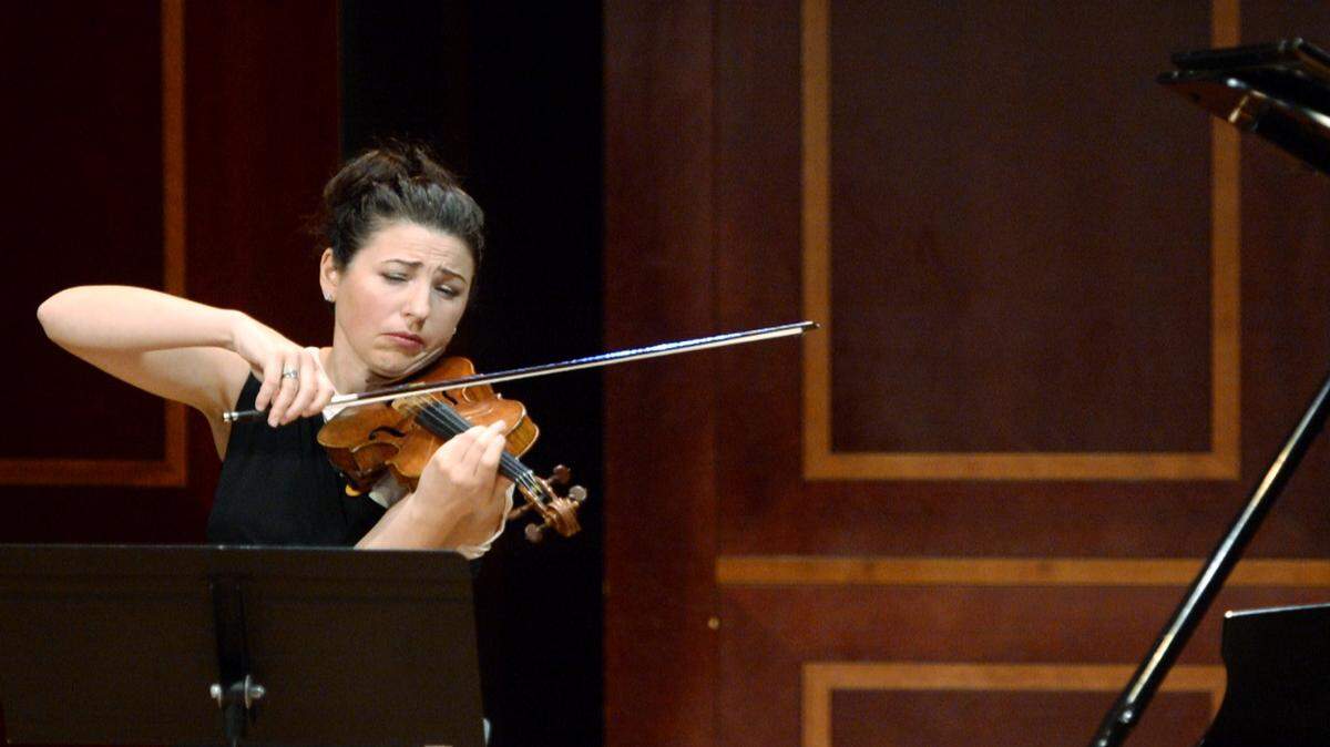 Amy Schwartz Moretti, left, and Elizabeth Pridgen perform “Rhapsody for Violin and Piano” during the Townsend All-Faculty Gala at Fickling Hall in August. The two musicians, along with violinist Annie Fullard, will perform “Outstanding Octets” in September as part of the Fabian Concert Series.